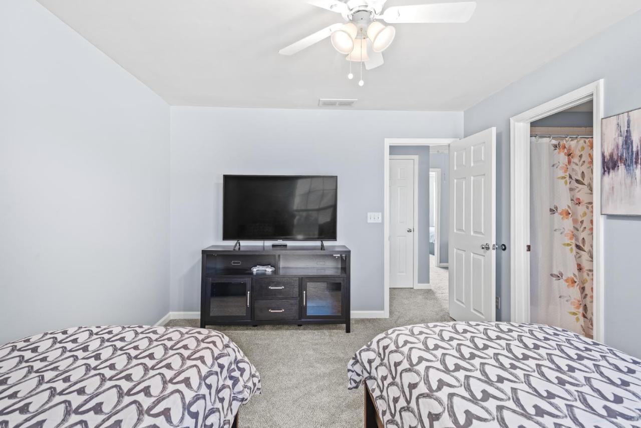 Calming Grey Townhouse With Jacuzzi Bathtub * Atlanta